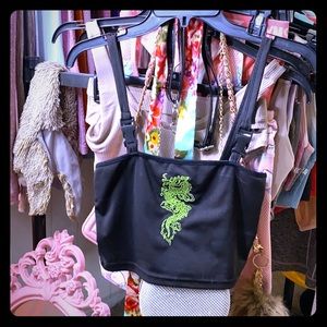 Trendy dragon top